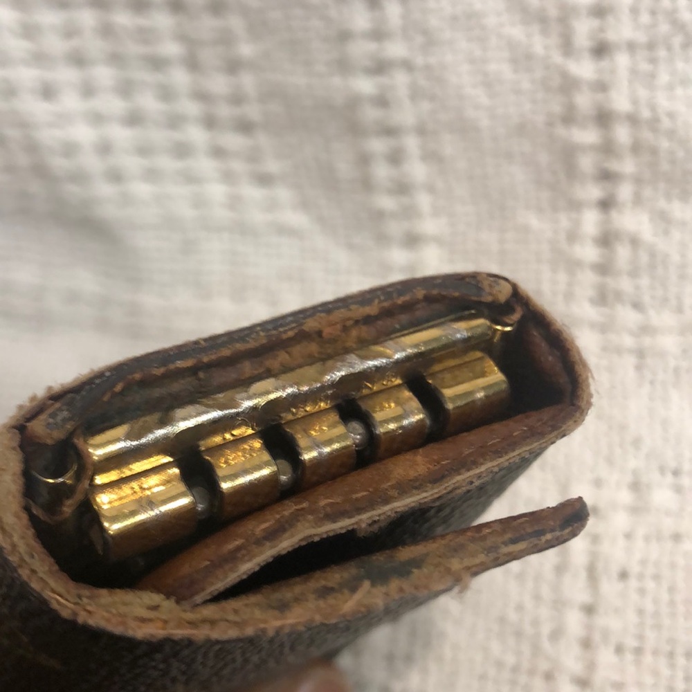 100 %- Authentic LOUIS VUITTON M69517 Monogram Multicle 4 Key case - Picture 8 of 12